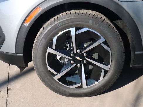 New 2026 Chevrolet Equinox EV LT FWD image 17