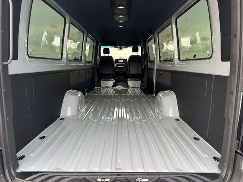 New 2025 Mercedes-Benz Sprinter 2500 image 8