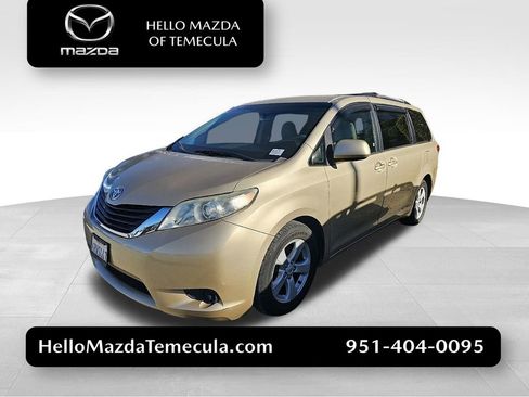 Used 2011 Toyota Sienna LE image 1