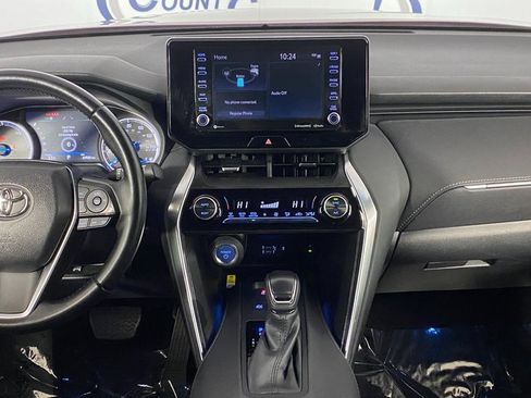 Certified 2022 Toyota Venza XLE image 13