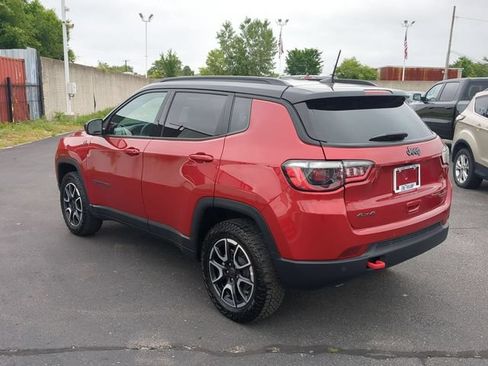 Used 2025 Jeep Compass Trailhawk AWD/4WD image 4