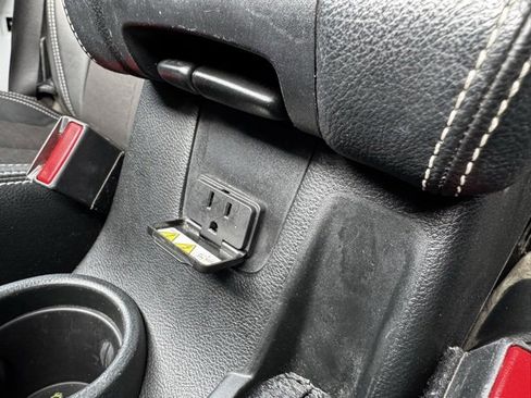 Used 2018 Jeep Wrangler Unlimited Sport image 17