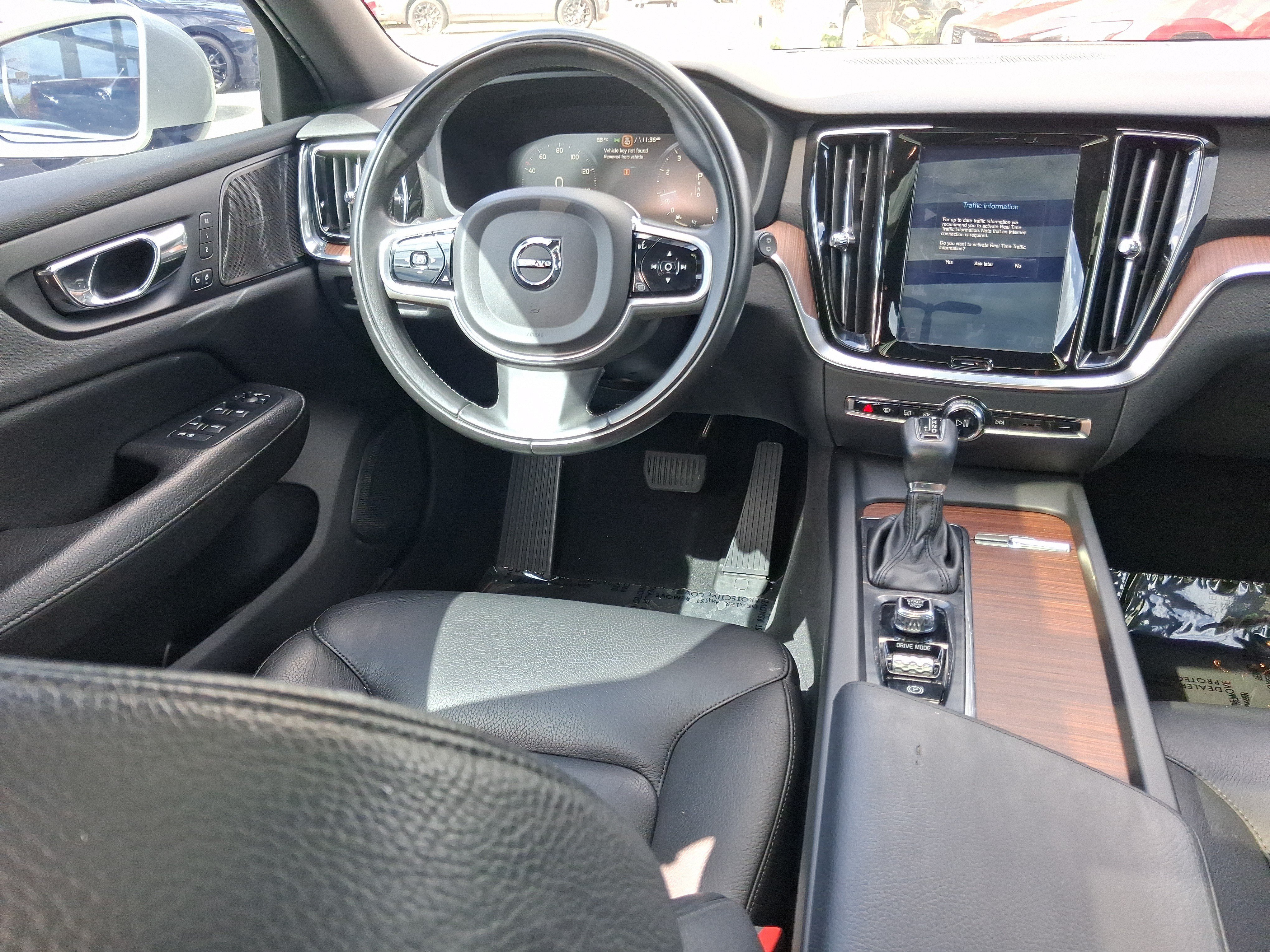 Used 2020 Volvo V60 T5 Momentum FWD image 9