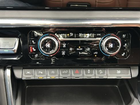 Used 2024 GMC Sierra 1500 Denali Ultimate image 24