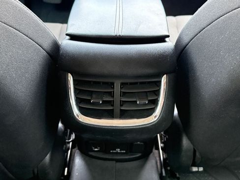 Used 2018 Chevrolet Malibu LT FWD image 14