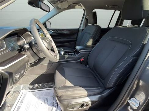 Used 2023 Jeep Grand Cherokee Laredo AWD/4WD image 11
