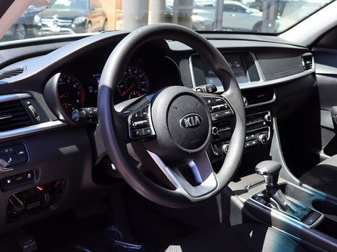 Used 2020 Kia Optima LX image 38