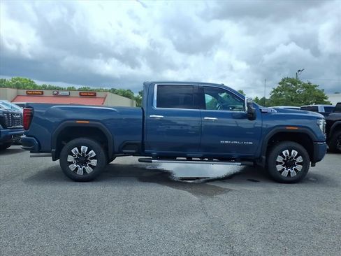 New 2026 GMC Sierra 2500 Denali w/ Denali Reserve Package AWD/4WD image 8