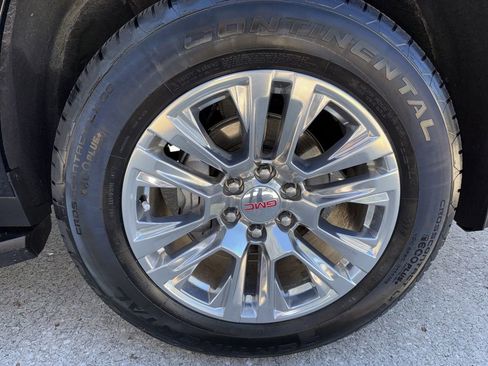 Used 2025 GMC Yukon Denali image 45