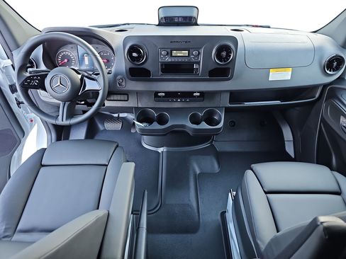 New 2026 Mercedes-Benz Sprinter 2500 image 9