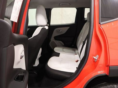Used 2022 Jeep Renegade Latitude image 13