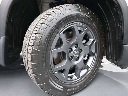 Certified 2025 Honda Pilot TrailSport image 42