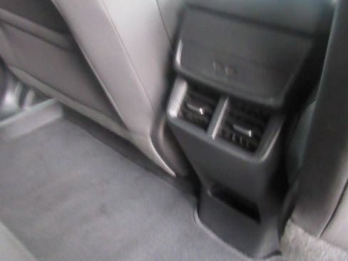 Used 2026 Chevrolet Equinox LT FWD image 11
