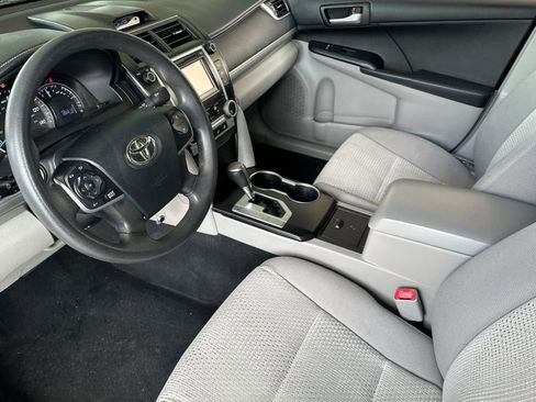 Used 2012 Toyota Camry LE FWD image 11