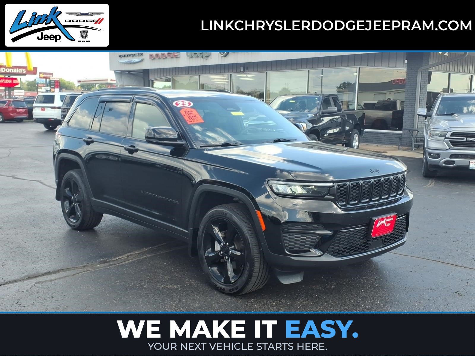 Used 2023 Jeep Grand Cherokee Altitude AWD/4WD image 1