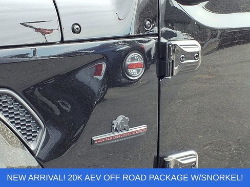 Used 2024 Jeep Gladiator Sport AWD/4WD image 29