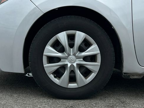 Used 2015 Toyota Corolla L FWD image 30