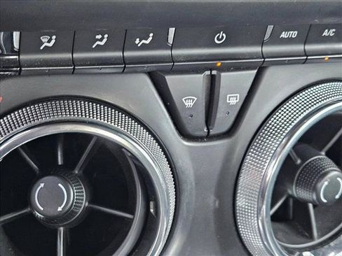 Used 2020 Chevrolet Camaro LT RWD image 14