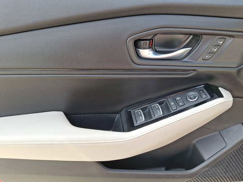 Used 2023 Honda Accord Touring image 9