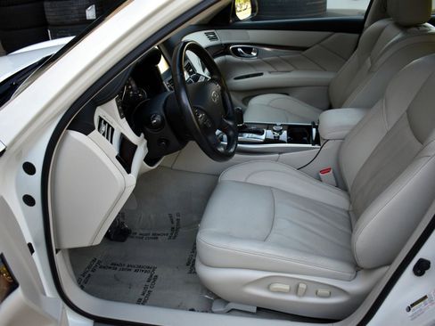 Used 2017 INFINITI Q70 L 3.7 w/ Deluxe Touring Package image 32