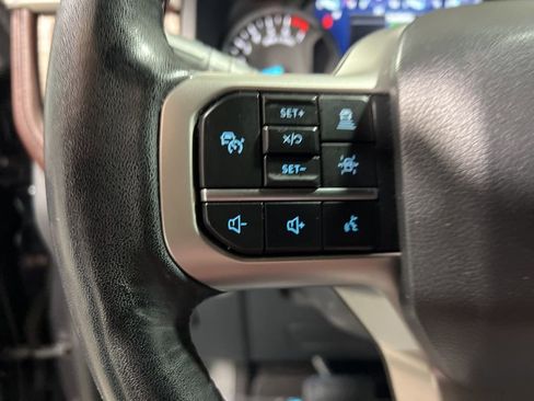 Used 2024 Ford Expedition Limited image 28