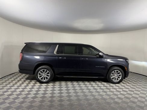 Used 2025 Chevrolet Suburban Premier image 5