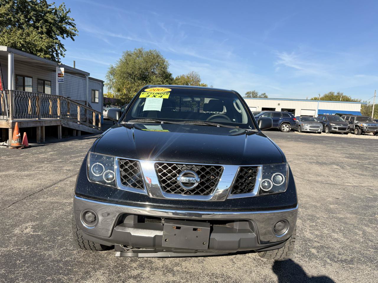 Used 2007 Nissan Frontier SE w/ SE Value Truck Pkg AWD/4WD image 2