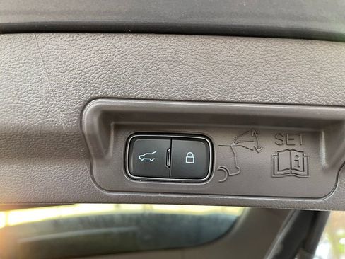 Used 2022 Ford Explorer Platinum w/ Equipment Group 601A image 13