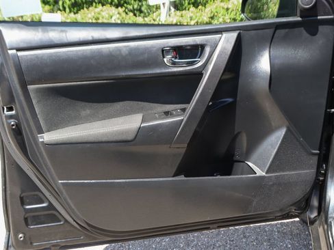 Used 2019 Toyota Corolla LE w/ Carpet Mat Package (TMS) FWD image 16
