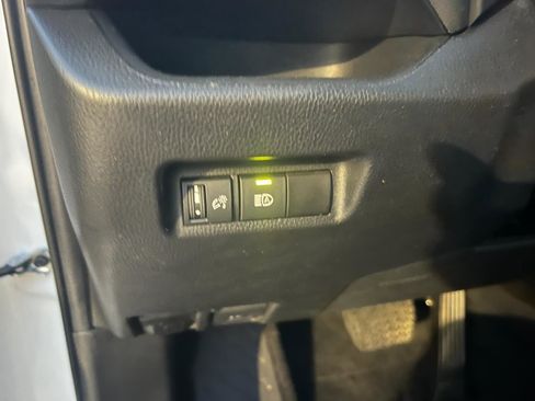 Certified 2022 Toyota RAV4 XLE FWD image 19