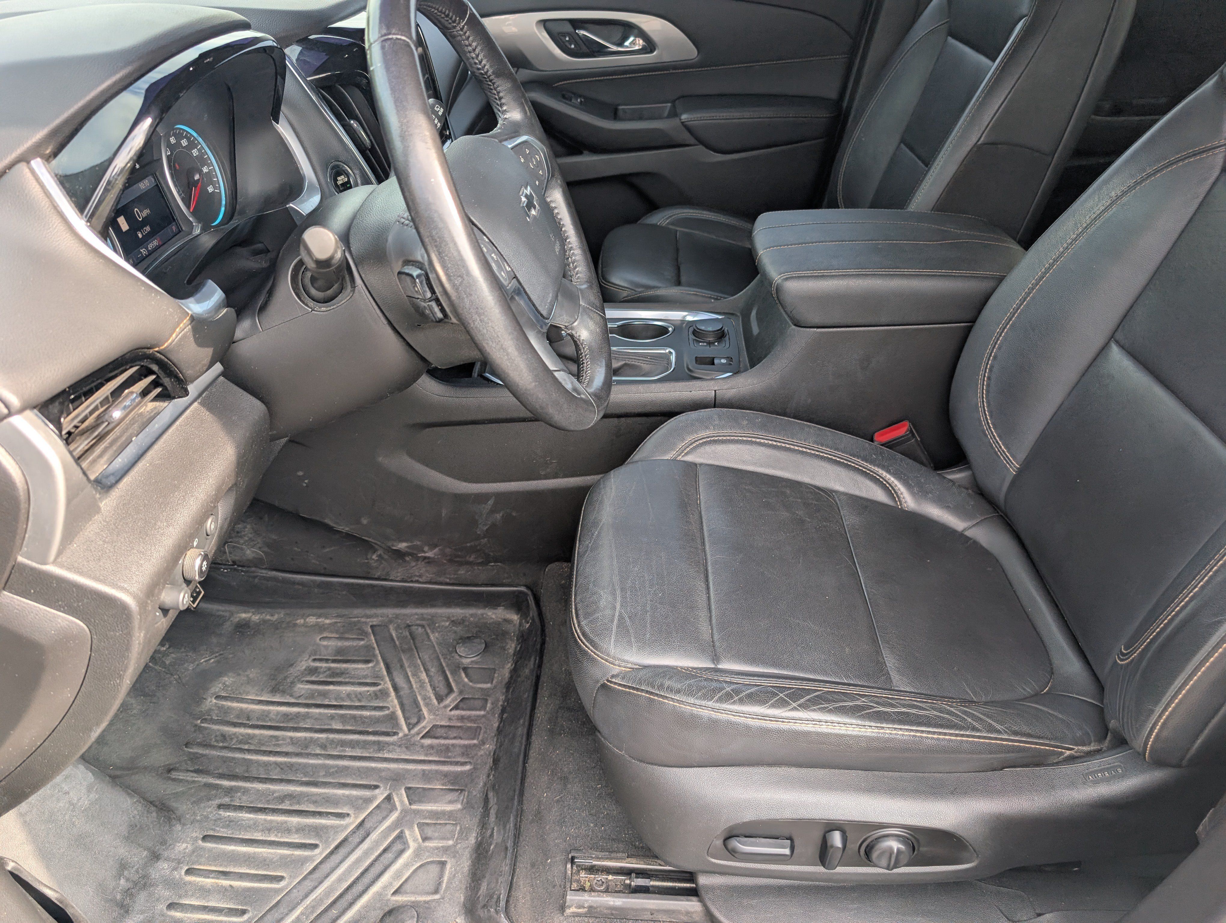 Used 2021 Chevrolet Traverse RS FWD image 6