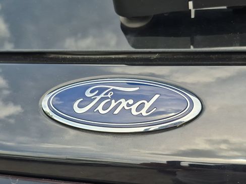 Certified 2025 Ford Explorer ST-Line w/ Premium Package RWD image 29