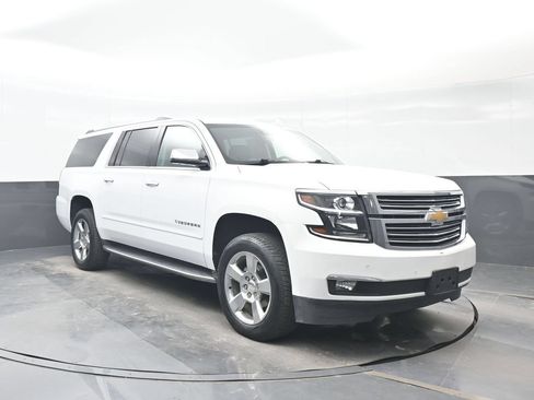 Used 2018 Chevrolet Suburban Premier RWD image 9
