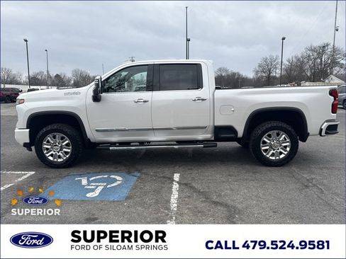 Used 2024 Chevrolet Silverado 2500 High Country image 12