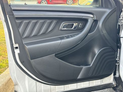 Used 2013 Ford Taurus SHO image 14