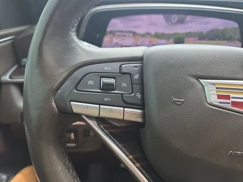 Used 2021 Cadillac Escalade Premium Luxury w/ Performance Package AWD/4WD image 20