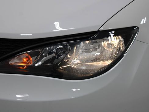 Used 2024 Chrysler Voyager LX image 13