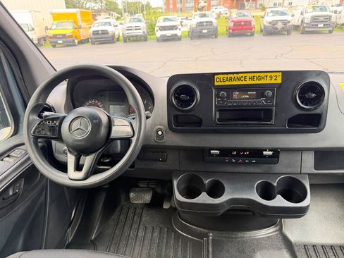 Used 2019 Mercedes-Benz Sprinter 144 image 19