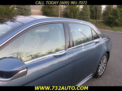 Used 2018 Lincoln Continental Select w/ Continental Climate Package image 29