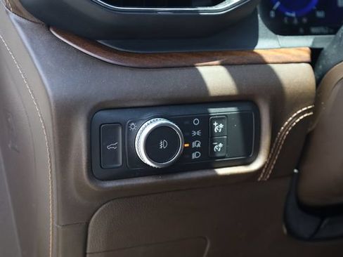 Used 2022 Ford Explorer King Ranch w/ Class IV Trailer Tow Package AWD/4WD image 12