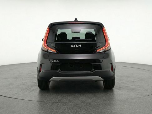Used 2025 Kia Soul LX w/ LX Technology Package FWD image 7