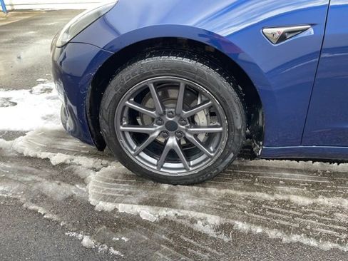 Used 2018 Tesla Model 3 Mid Range image 27