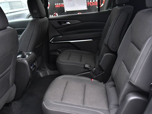 Used 2024 Chevrolet Traverse LT image 44