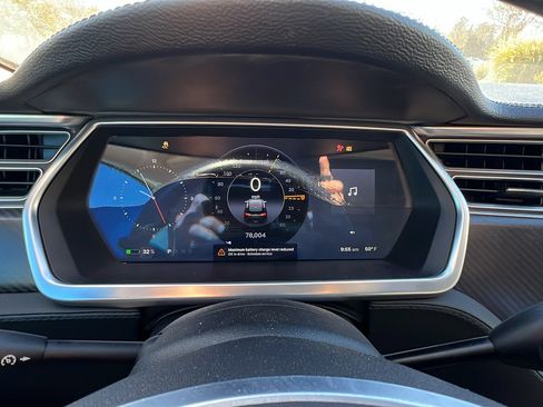 Used 2013 Tesla Model S Performance image 29