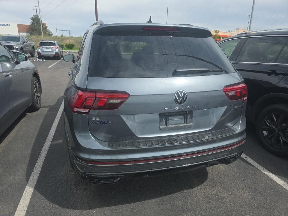 Used 2023 Volkswagen Tiguan SE R-Line AWD/4WD image 8