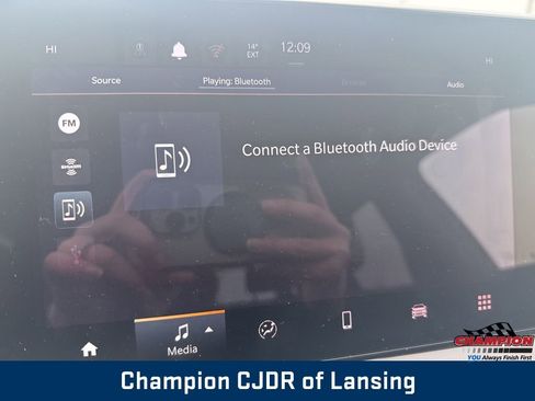 Used 2025 Jeep Compass Trailhawk image 30