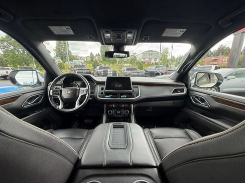 Used 2021 Chevrolet Suburban Premier AWD/4WD image 9