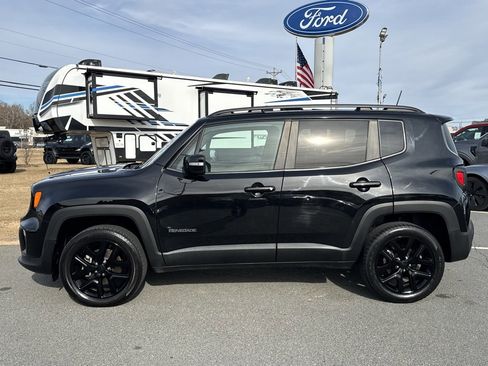 Used 2023 Jeep Renegade Altitude image 7