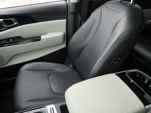 Certified 2024 Kia Carnival SX Prestige FWD image 23