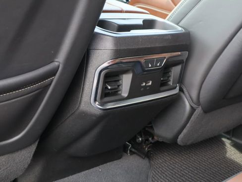 Used 2024 GMC Sierra 3500 Denali Ultimate AWD/4WD image 27